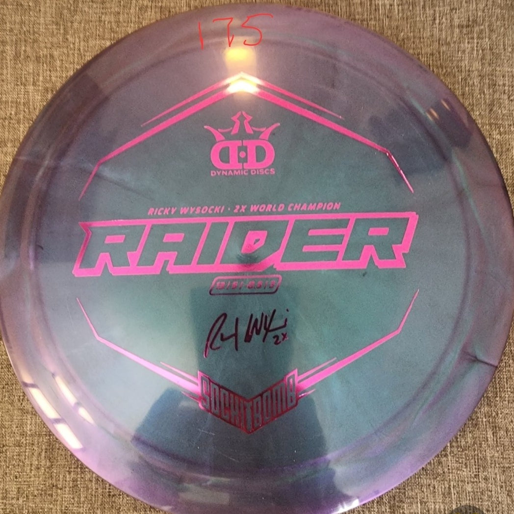 Dynamic Discs Lucid-X Chameleon Raider Ricky Wysocki Sockibomb Stamp
(Domey)|13| 5| -0.5| 3|.